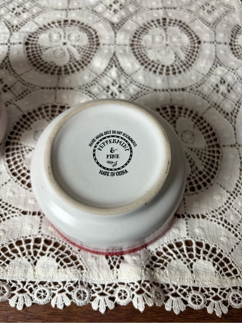 Peppermint & Pine Vintage Style Ceramic Measuring Cup Set Red Rim Pink Speckle